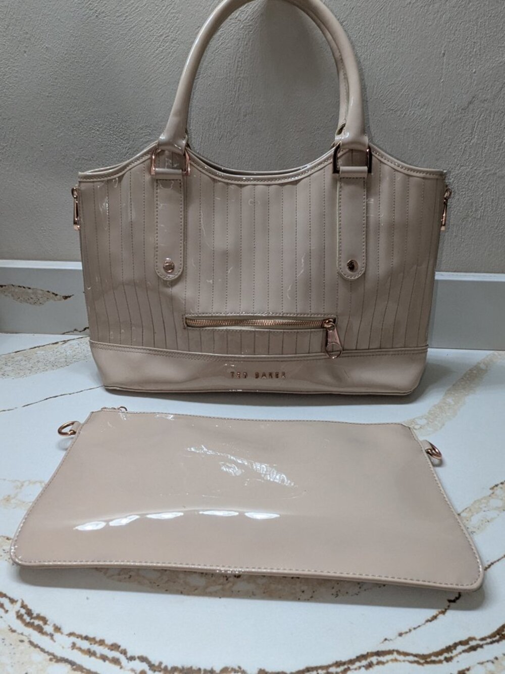 Ted Baker patent leather large bag. EUC! - Picture 10 of 15